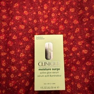 Clinique Moisture Surge Active Glow Serum - Light Green